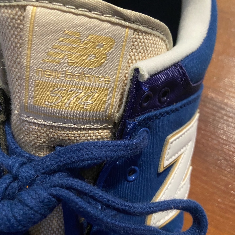 SOLD New Balance 574 - Picture 4 of 8